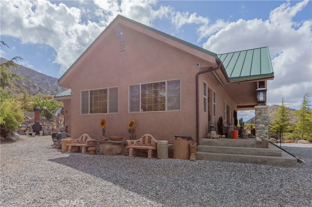 1870 Oak Springs Valley Road Wrightwood, CA 92397