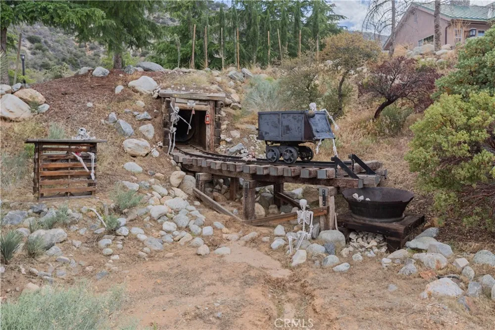1870 Oak Springs Valley Road Wrightwood, CA 92397