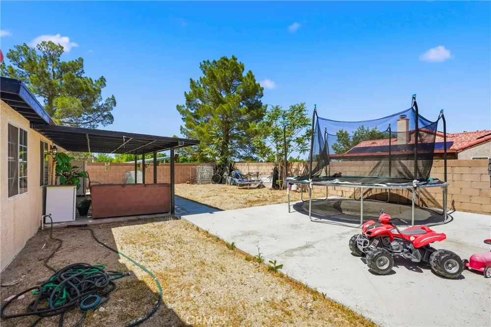6011 Sandpiper Palmdale, CA 93552