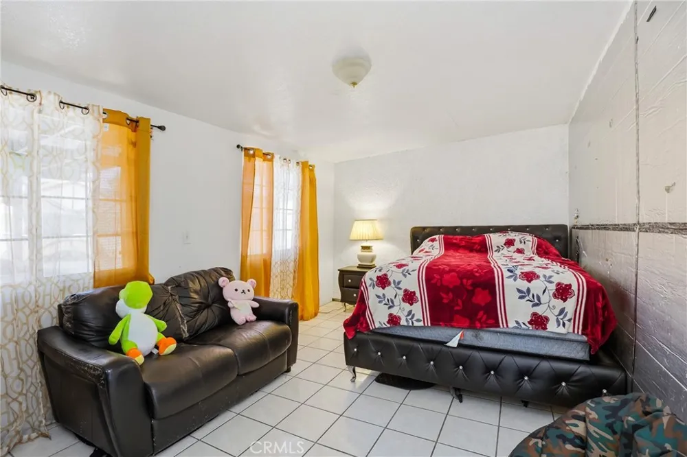 6011 Sandpiper Palmdale, CA 93552