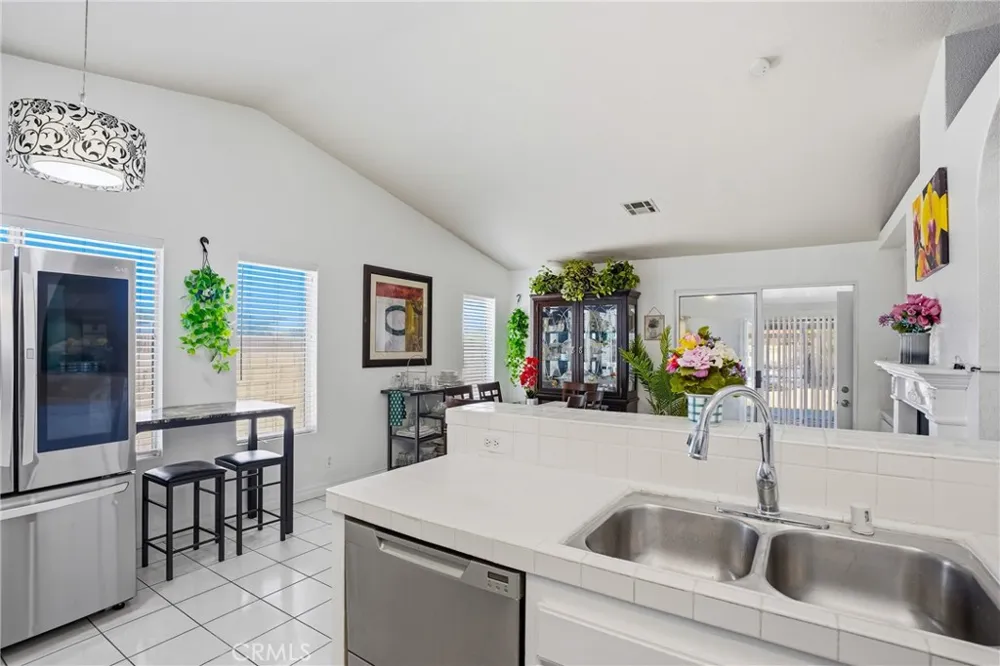 6011 Sandpiper Palmdale, CA 93552