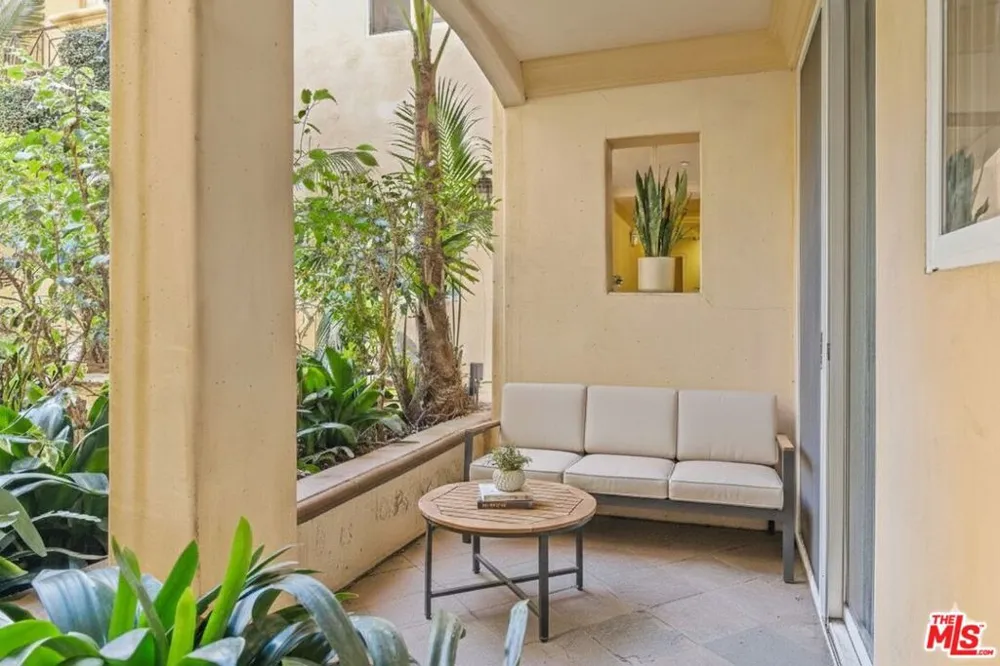 16123 W Sunset Boulevard #103 Pacific Palisades, CA 90272