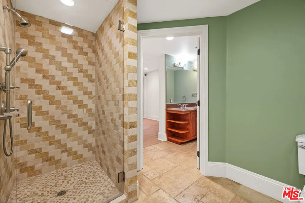 16123 W Sunset Boulevard #103 Pacific Palisades, CA 90272