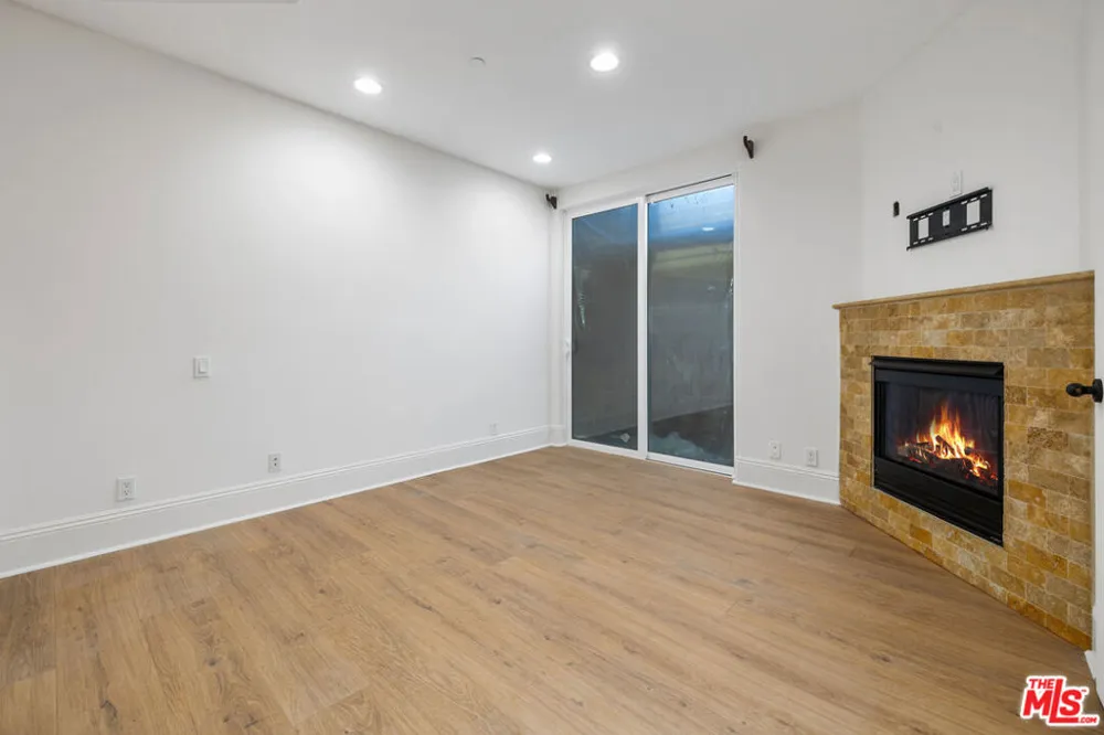 16123 W Sunset Boulevard #103 Pacific Palisades, CA 90272