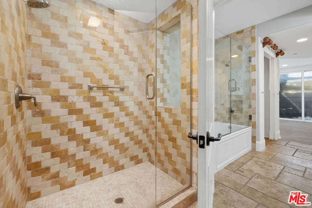 16123 W Sunset Boulevard #103 Pacific Palisades, CA 90272