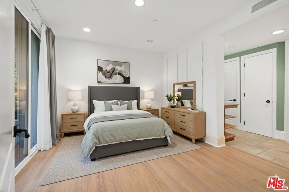 16123 W Sunset Boulevard #103 Pacific Palisades, CA 90272