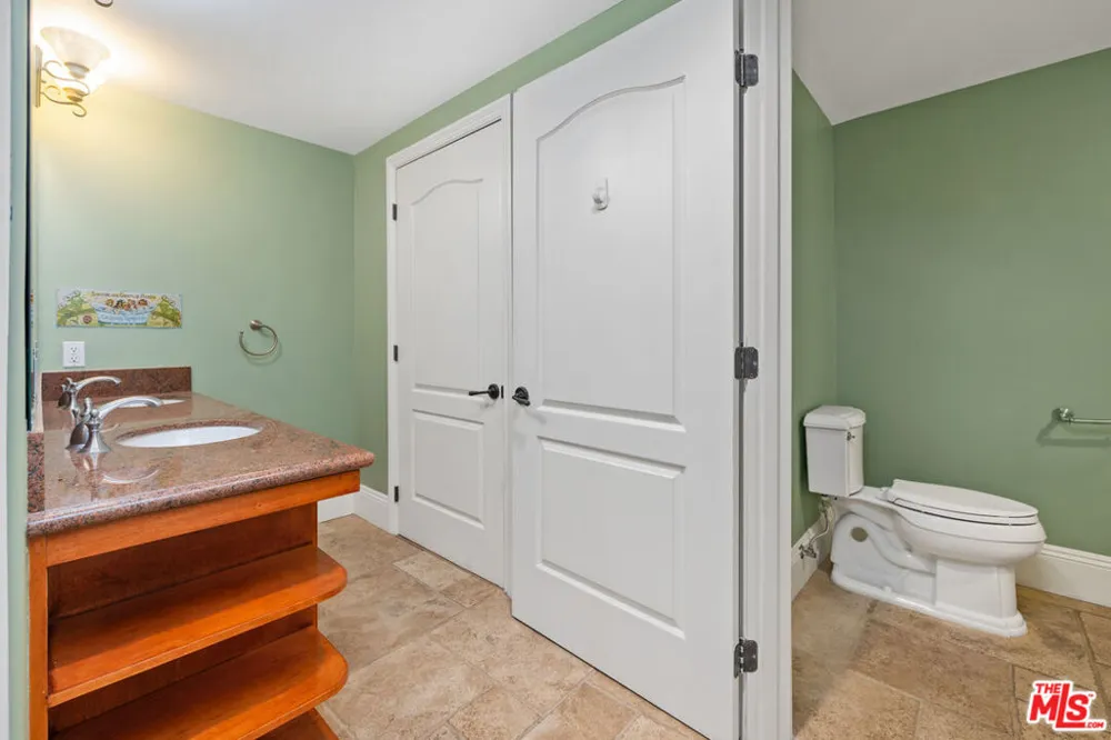 16123 W Sunset Boulevard #103 Pacific Palisades, CA 90272