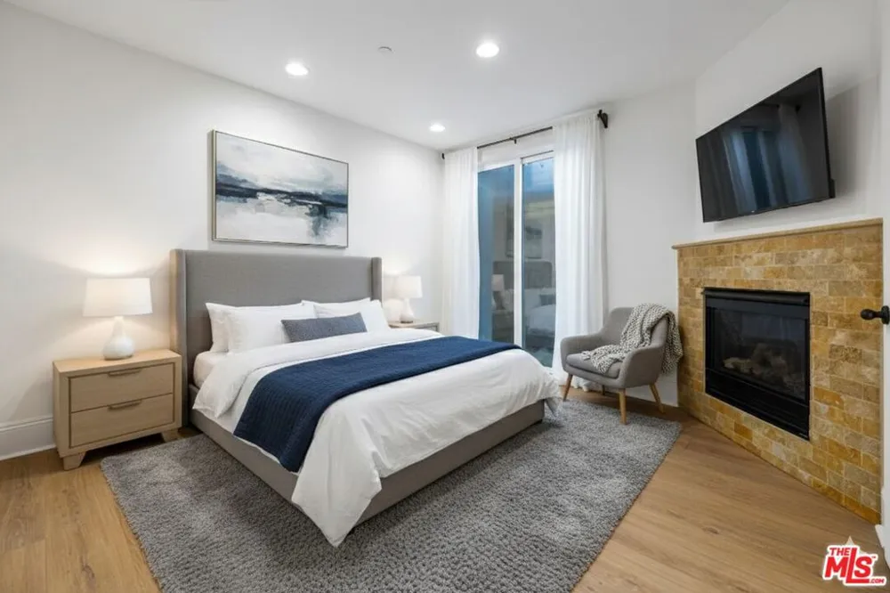 16123 W Sunset Boulevard #103 Pacific Palisades, CA 90272