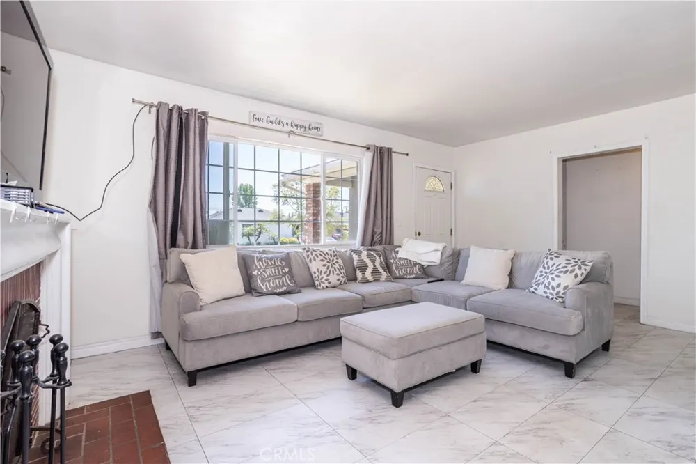 13655 Chase Street Arleta, CA 91331