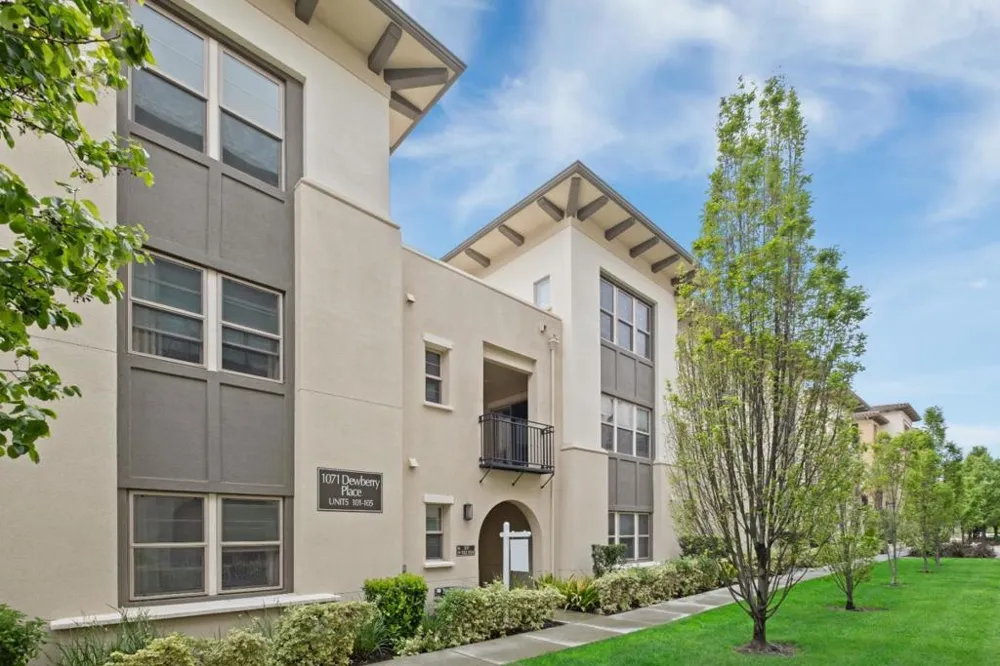 1071 Dewberry Place #102