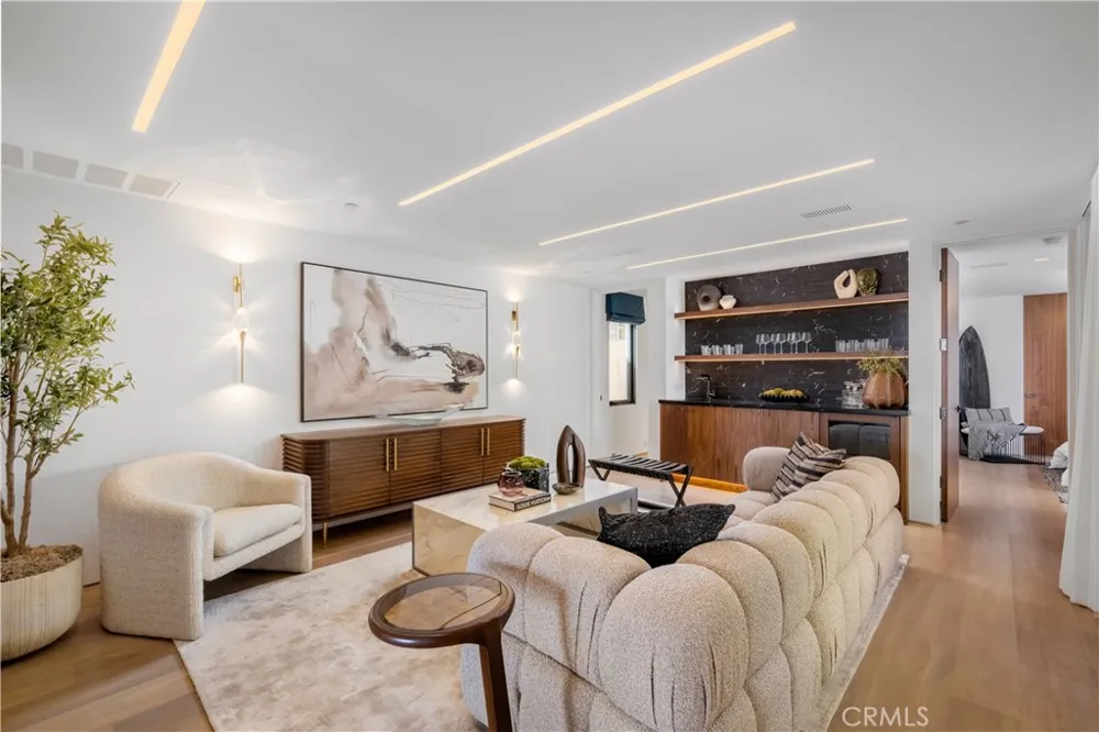 2516 Ocean Boulevard Corona del Mar, CA 92625