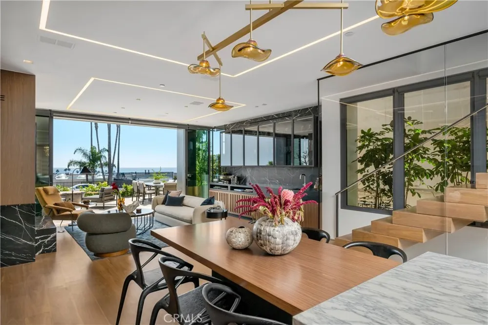 2516 Ocean Boulevard Corona del Mar, CA 92625