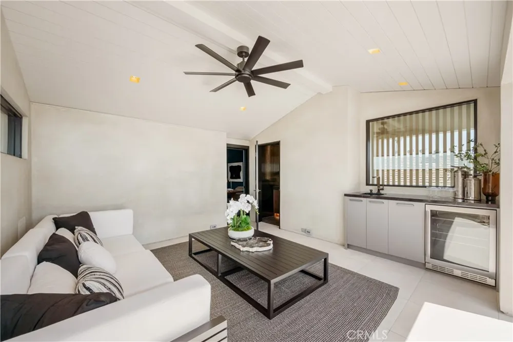 2516 Ocean Boulevard Corona del Mar, CA 92625