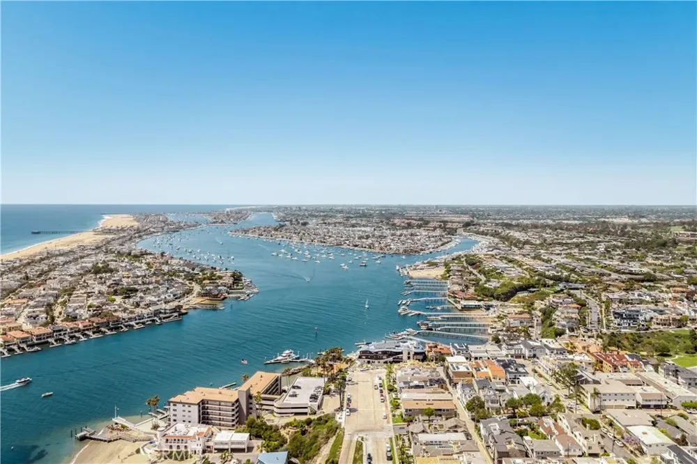 2516 Ocean Boulevard Corona del Mar, CA 92625