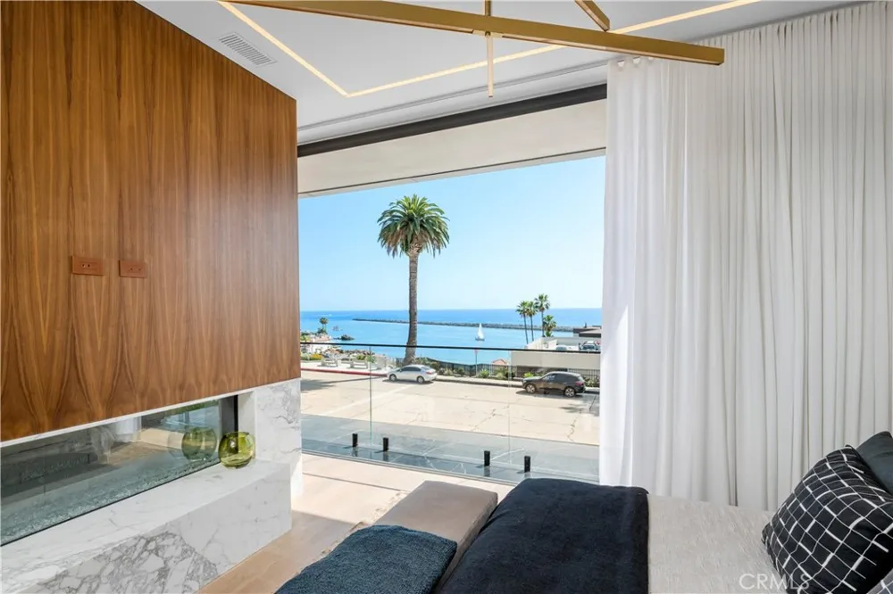 2516 Ocean Boulevard Corona del Mar, CA 92625