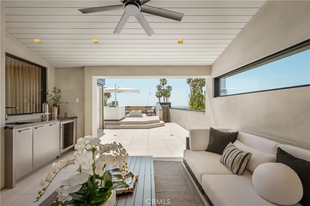 2516 Ocean Boulevard Corona del Mar, CA 92625