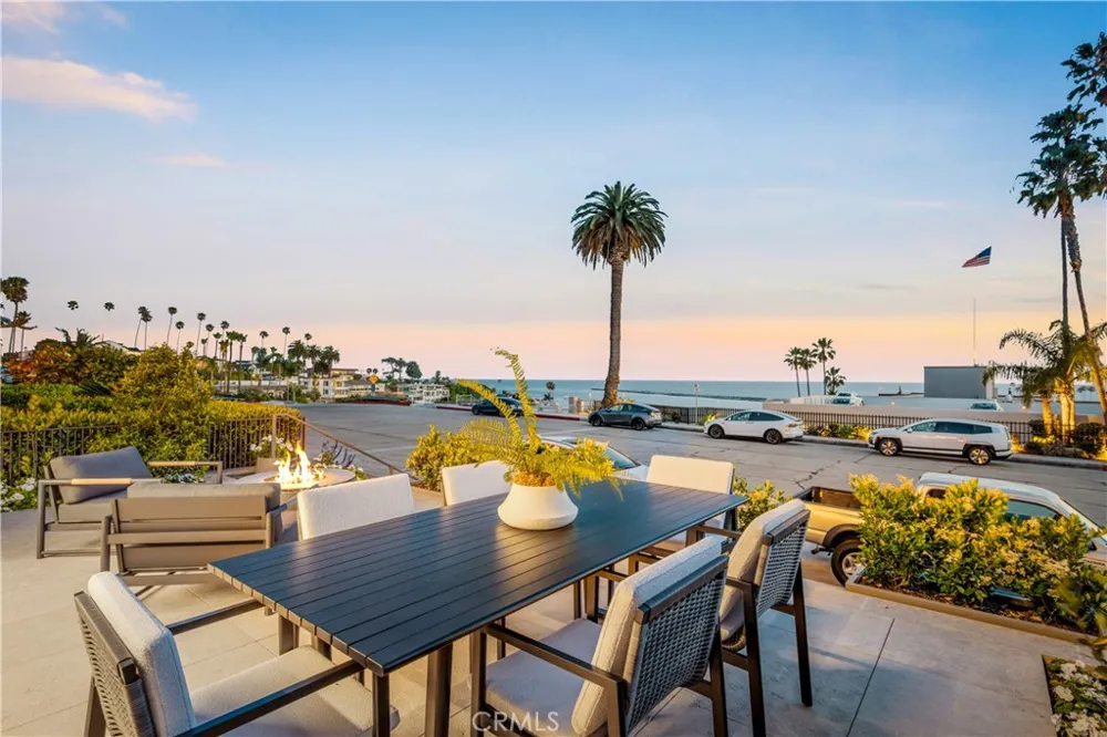 2516 Ocean Boulevard Corona del Mar, CA 92625