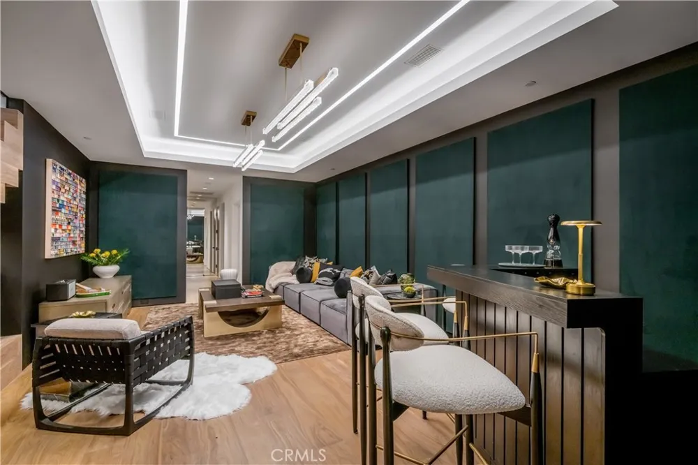 2516 Ocean Boulevard Corona del Mar, CA 92625