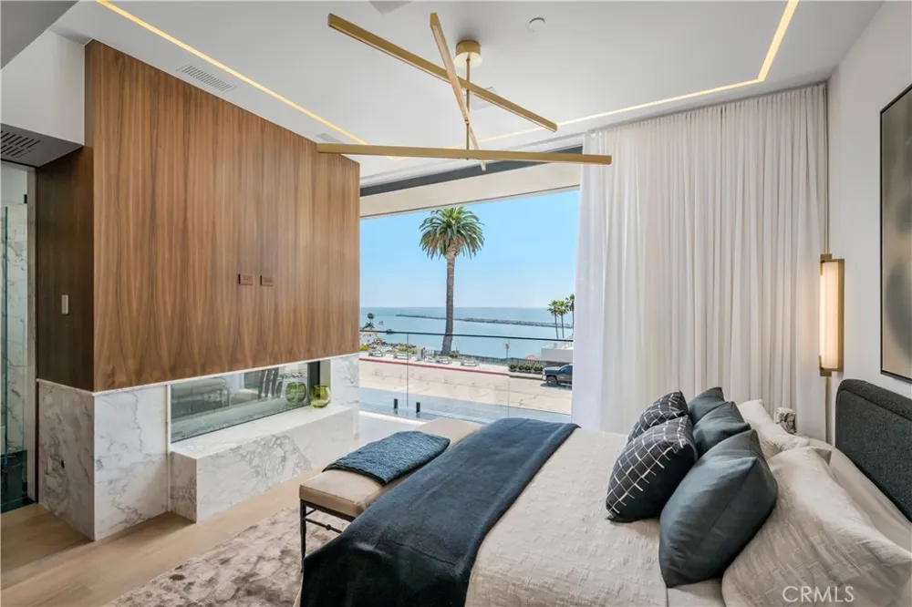 2516 Ocean Boulevard Corona del Mar, CA 92625