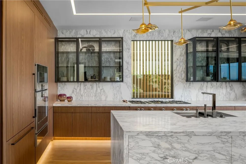 2516 Ocean Boulevard Corona del Mar, CA 92625