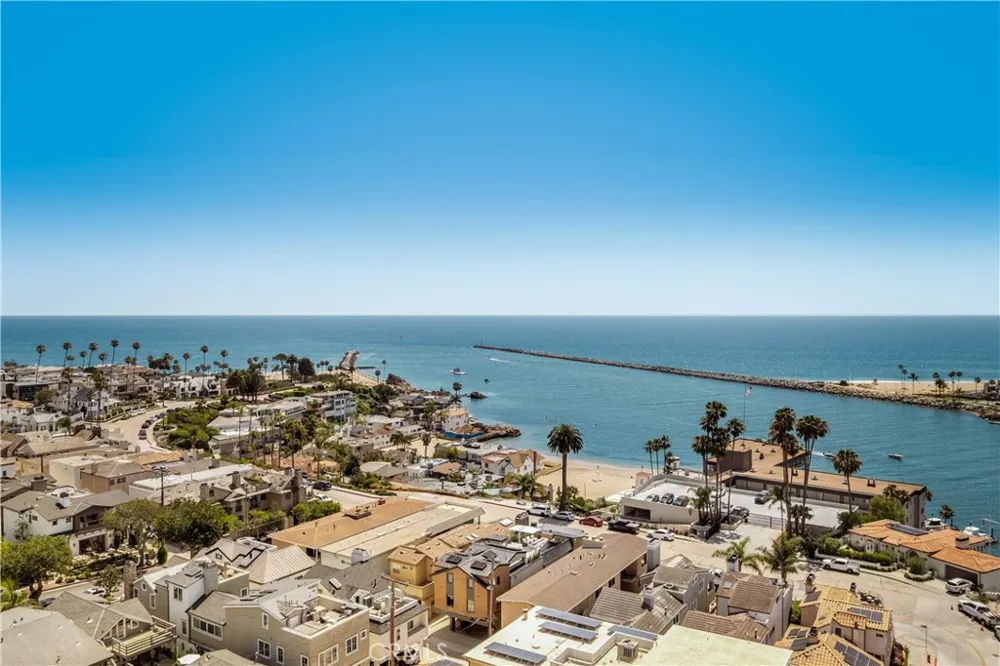 2516 Ocean Boulevard Corona del Mar, CA 92625
