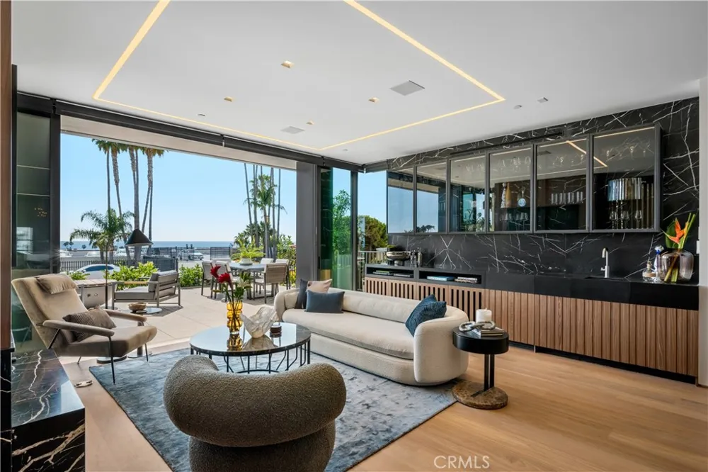 2516 Ocean Boulevard Corona del Mar, CA 92625