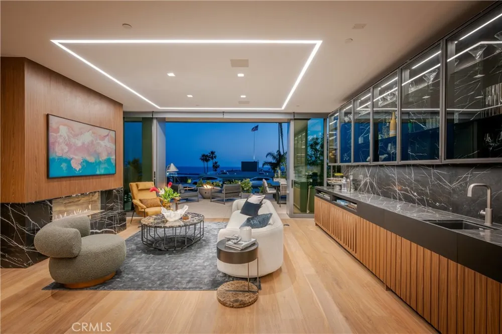 2516 Ocean Boulevard Corona del Mar, CA 92625