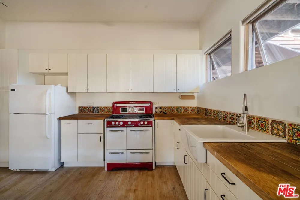 229 Muerdago Road Topanga, CA 90290