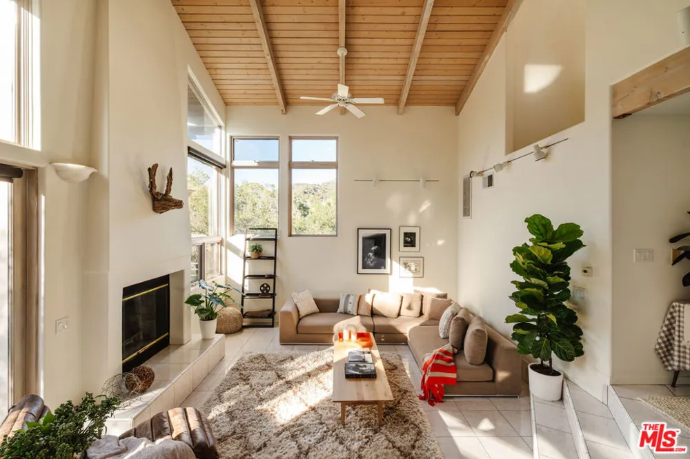 229 Muerdago Road Topanga, CA 90290