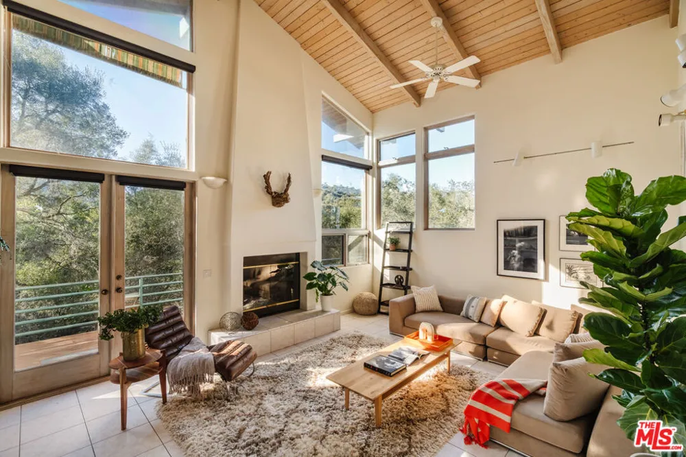 229 Muerdago Road Topanga, CA 90290