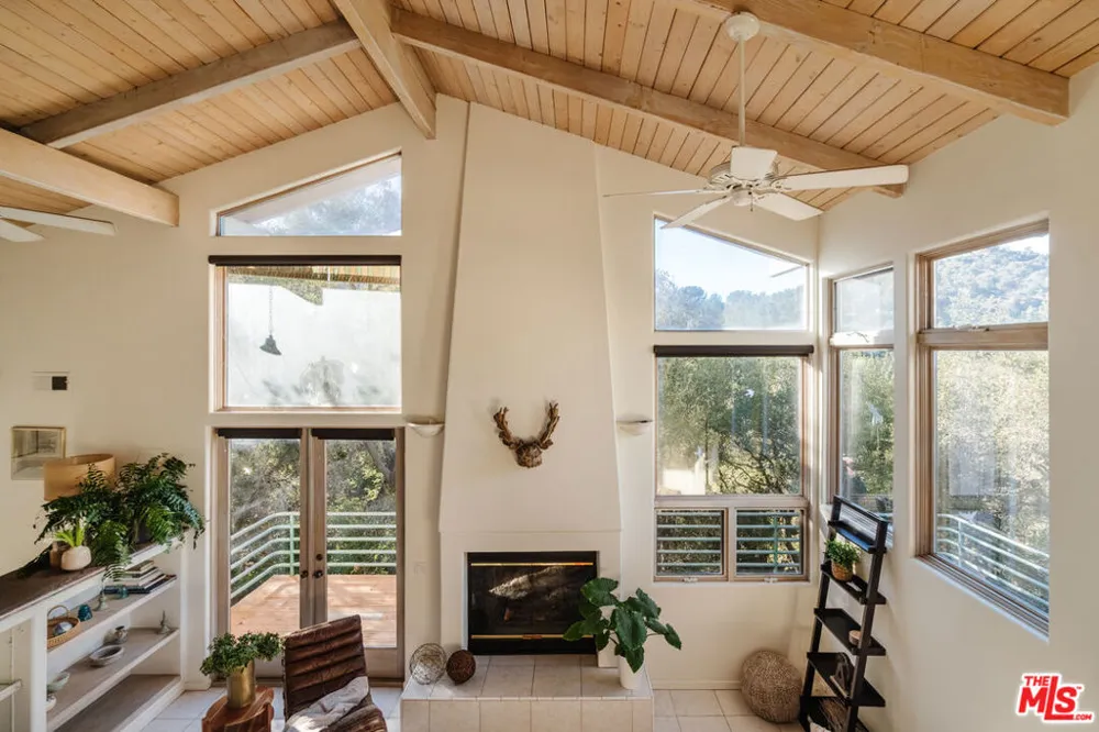 229 Muerdago Road Topanga, CA 90290