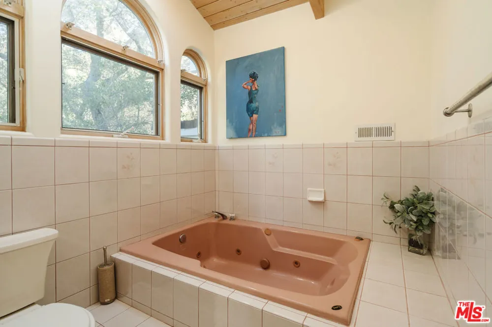 229 Muerdago Road Topanga, CA 90290