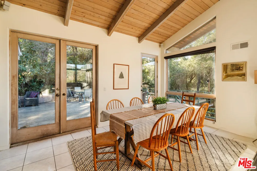 229 Muerdago Road Topanga, CA 90290