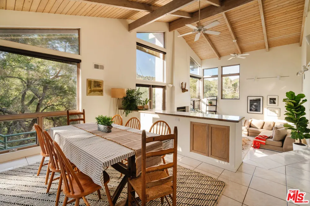 229 Muerdago Road Topanga, CA 90290