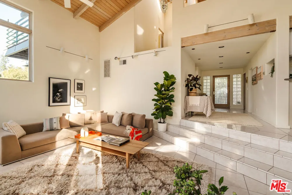 229 Muerdago Road Topanga, CA 90290