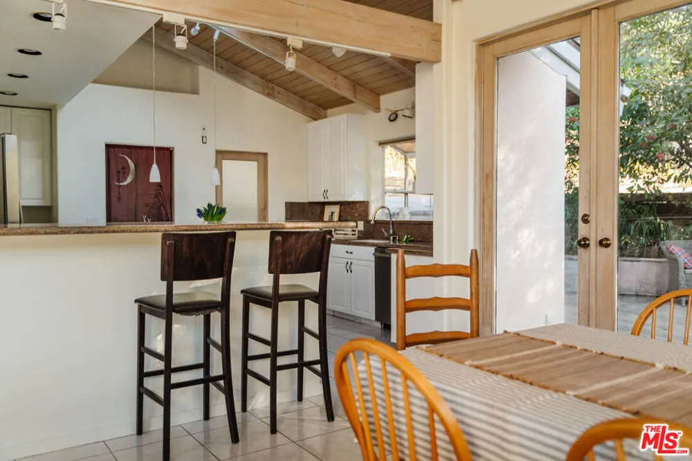 229 Muerdago Road Topanga, CA 90290