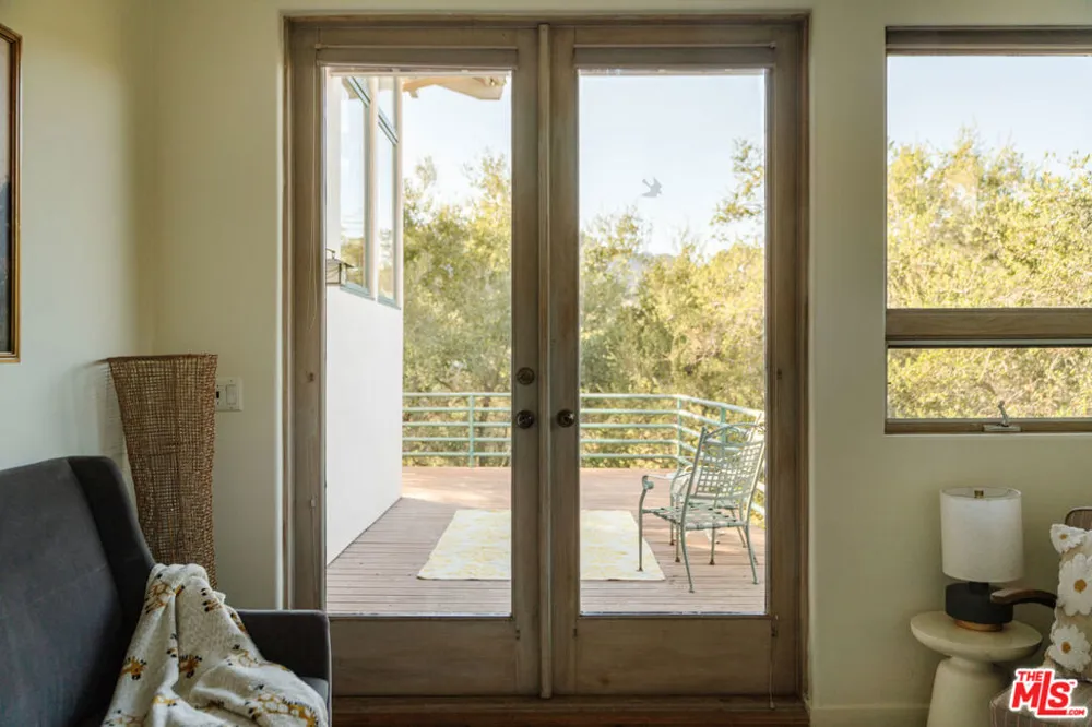 229 Muerdago Road Topanga, CA 90290