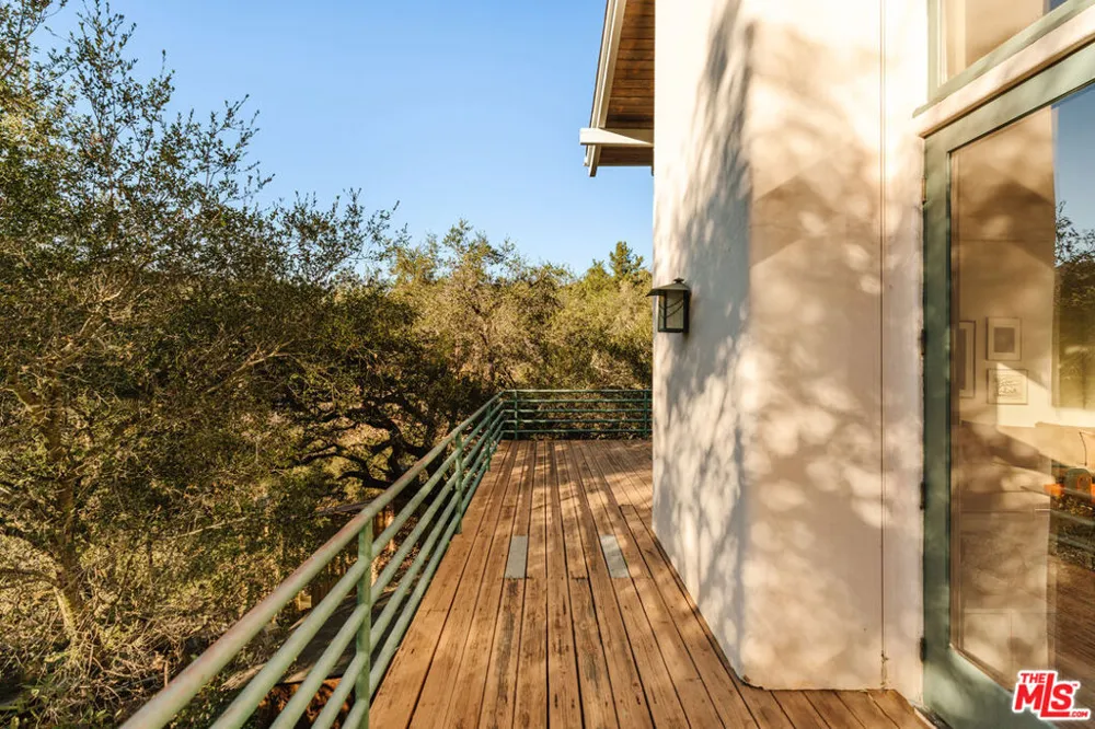 229 Muerdago Road Topanga, CA 90290