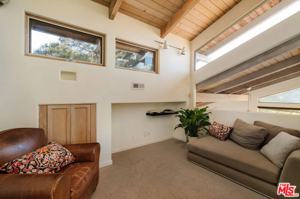 229 Muerdago Road Topanga, CA 90290