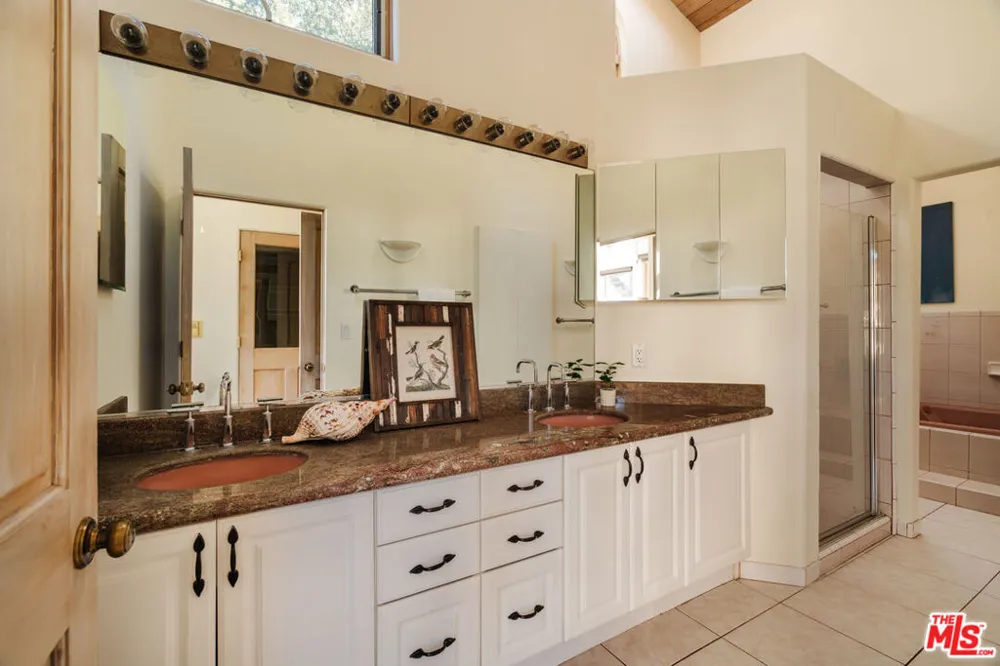 229 Muerdago Road Topanga, CA 90290