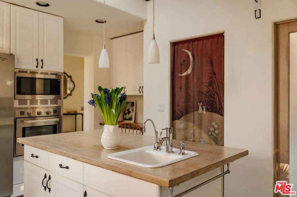 229 Muerdago Road Topanga, CA 90290