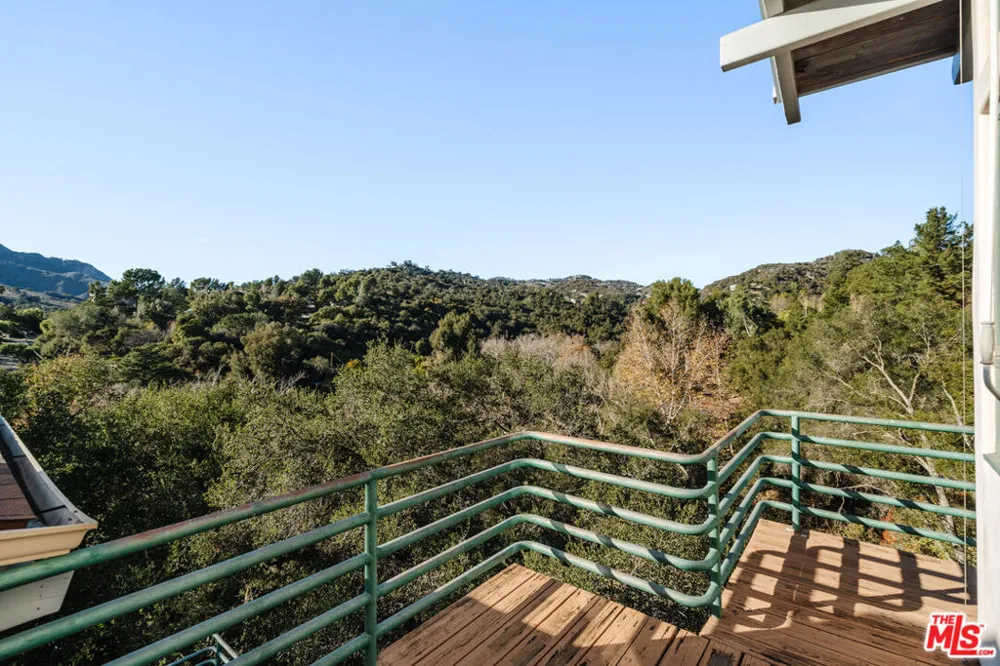 229 Muerdago Road Topanga, CA 90290