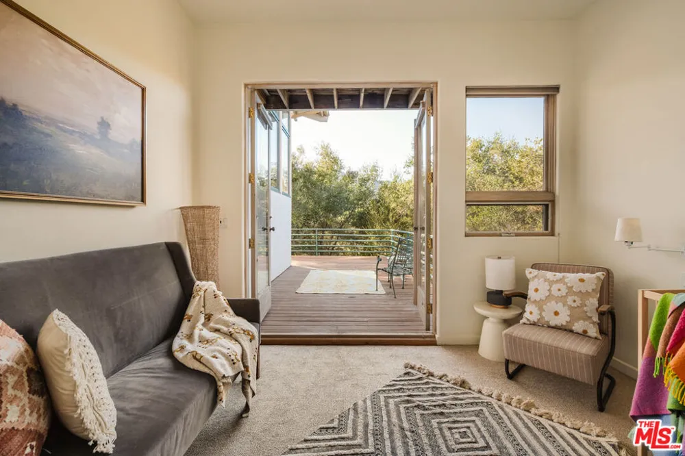 229 Muerdago Road Topanga, CA 90290