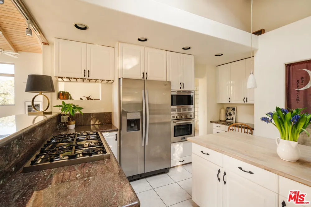 229 Muerdago Road Topanga, CA 90290