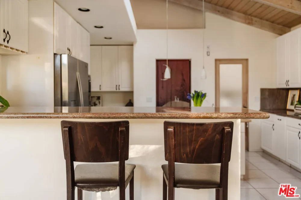 229 Muerdago Road Topanga, CA 90290