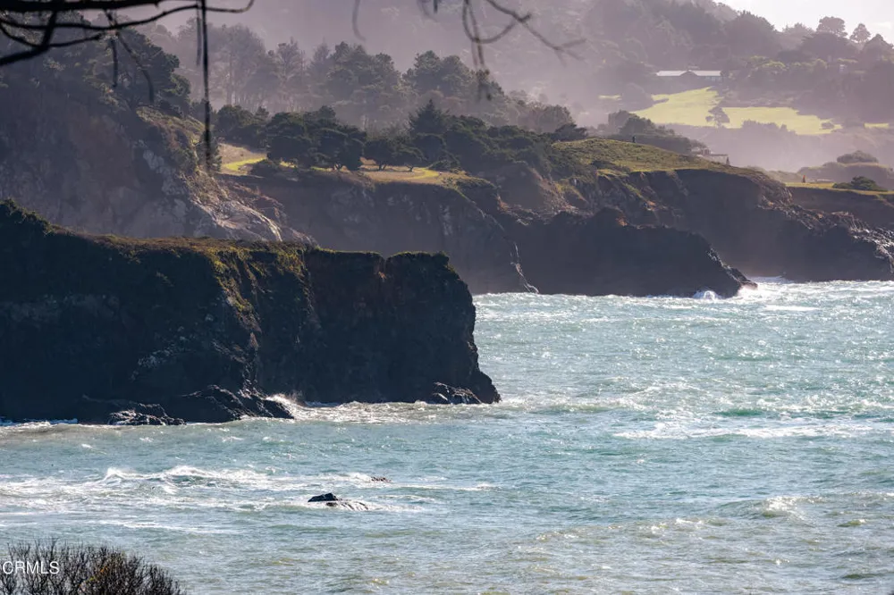 45180 Headlands Drive Little River, CA 95456