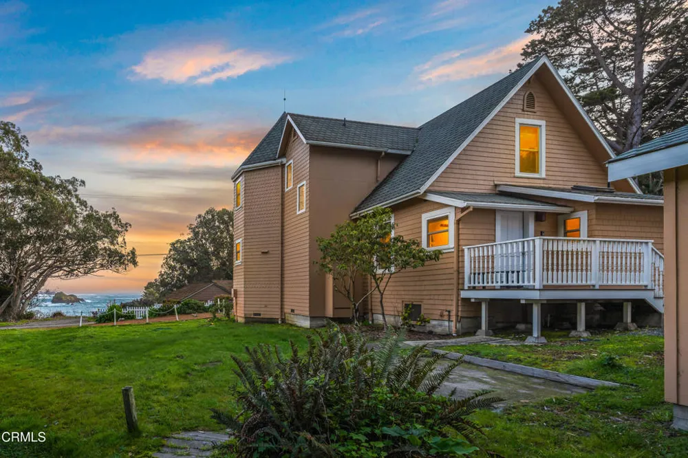 45180 Headlands Drive Little River, CA 95456