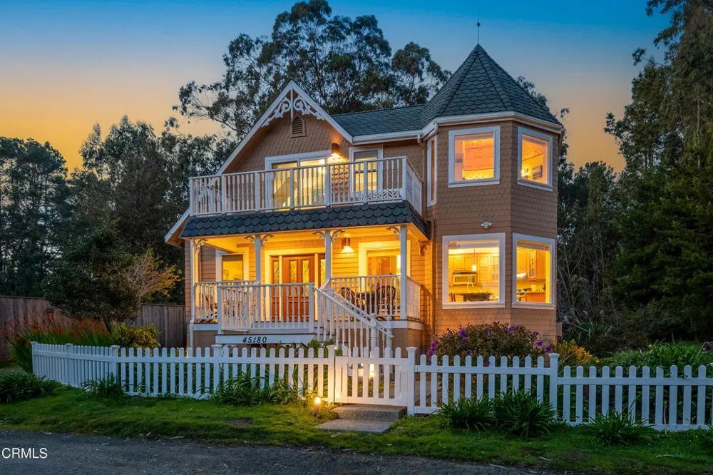 45180 Headlands Drive Little River, CA 95456