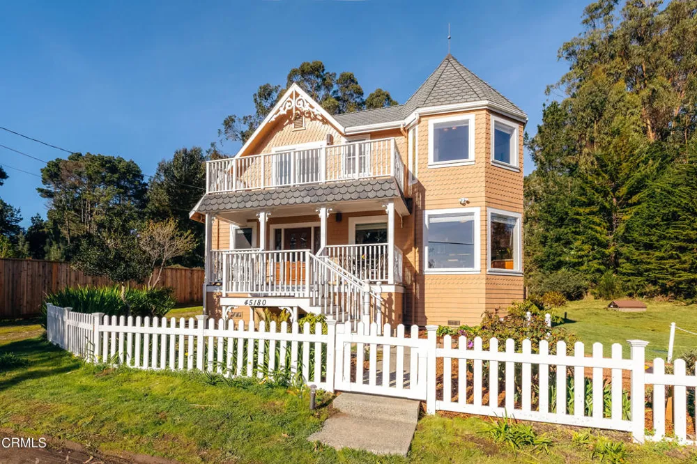 45180 Headlands Drive Little River, CA 95456