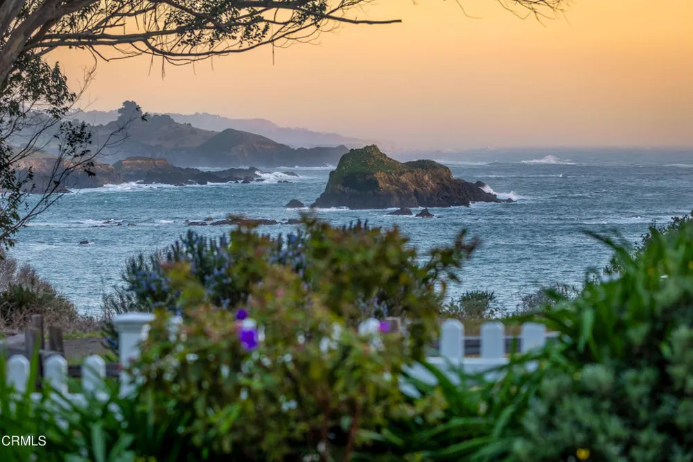 45180 Headlands Drive Little River, CA 95456